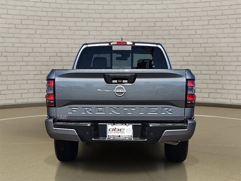 Used 2025 Nissan Frontier SV image 6
