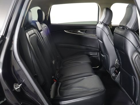 Used 2022 Lincoln Nautilus Reserve image 33