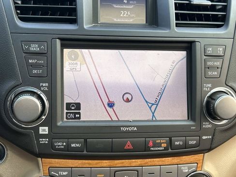 Used 2010 Toyota Highlander Limited AWD/4WD image 38
