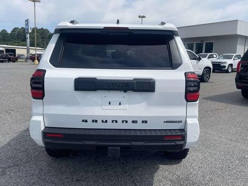 Used 2025 Toyota 4Runner TRD Off-Road Premium AWD/4WD image 3