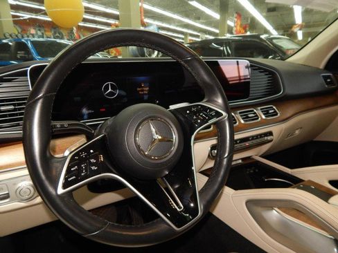 Used 2024 Mercedes-Benz GLE 350 GLE 350 AWD w/ AMG Line Exterior image 17