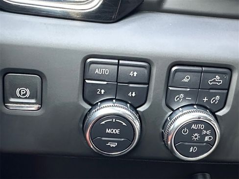 Used 2024 GMC Sierra 2500 Denali Ultimate image 19