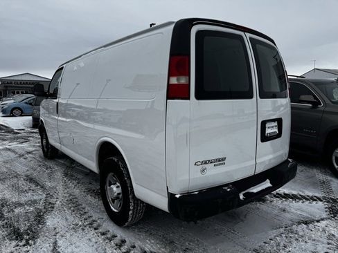 Used 2014 Chevrolet Express 2500 image 40