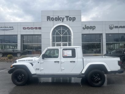 Used 2025 Jeep Gladiator Sport