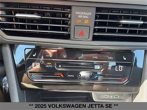 Used 2025 Volkswagen Jetta SE w/ Sunroof Package image 26