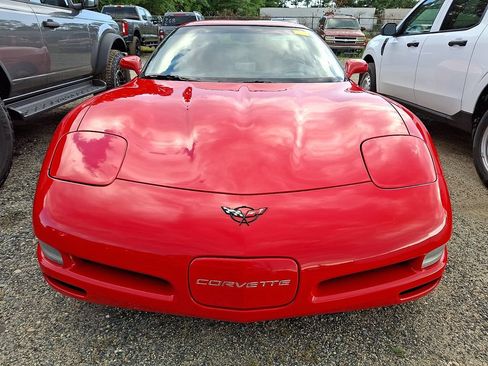 Used 2002 Chevrolet Corvette Coupe w/ Preferred Equipment Group2 RWD image 2