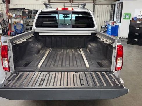 Used 2014 Nissan Frontier PRO-4X w/ Pro-4x Luxury Package AWD/4WD image 13
