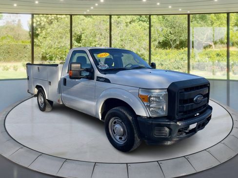 Used 2015 Ford F250 XL w/ Power Equipment Group image 3