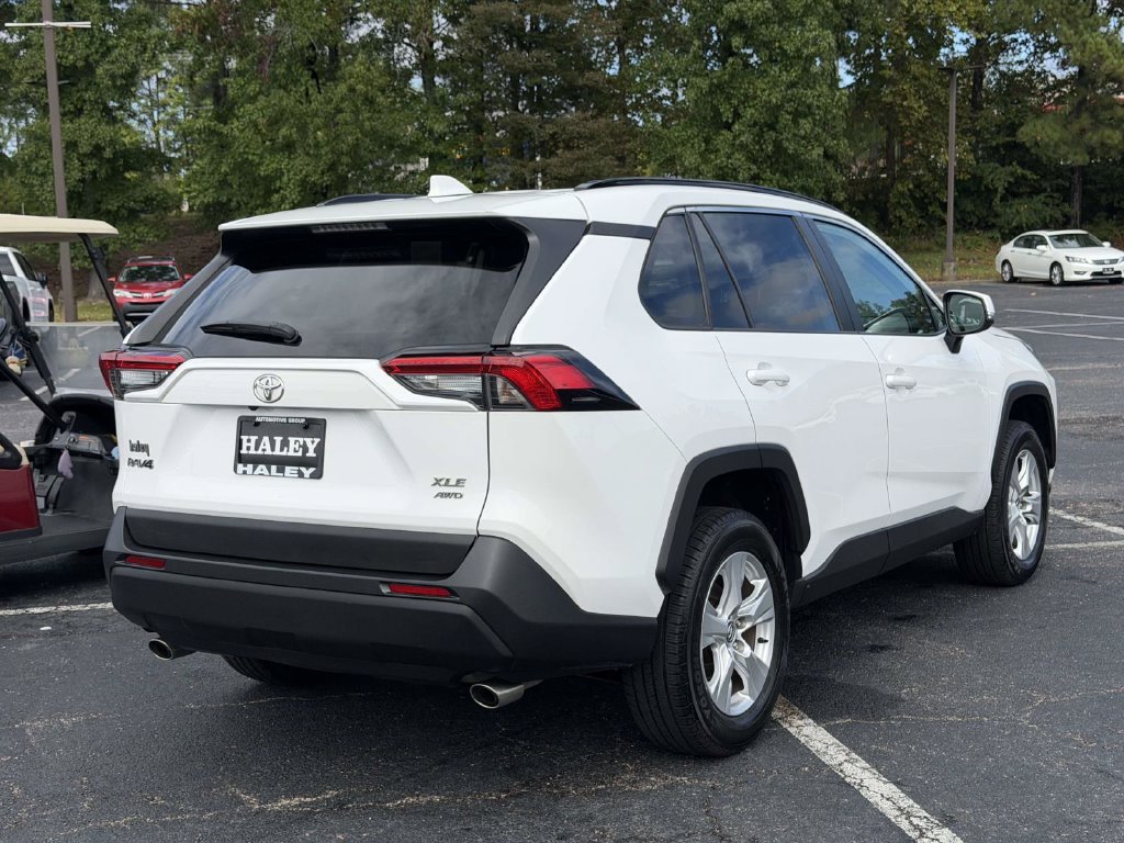 Used 2021 Toyota RAV4 XLE w/ Convenience Package AWD/4WD image 18