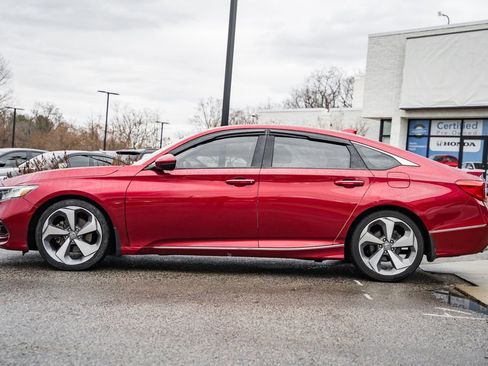 Used 2018 Honda Accord Touring image 4