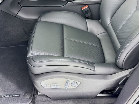 New 2026 Porsche Macan S image 13