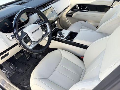 New 2026 Land Rover Range Rover SE image 5