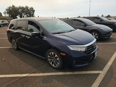 Used 2021 Honda Odyssey EX-L image 2