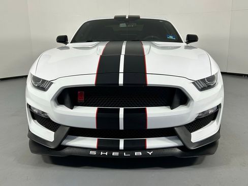 Used 2019 Ford Mustang Shelby GT350R w/ GT350R Equipment Group 920A RWD image 2