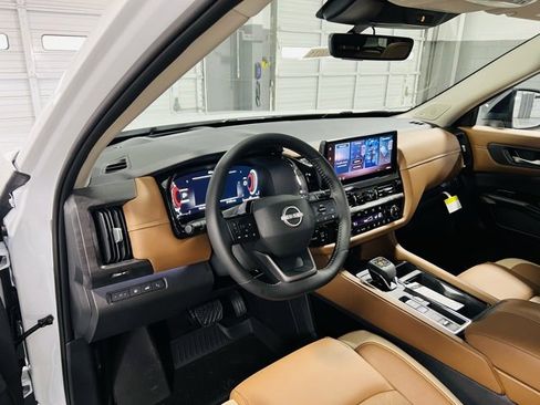 New 2026 Nissan Pathfinder Platinum image 27
