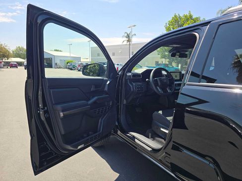 Certified 2026 Toyota 4Runner SR5 AWD/4WD image 22