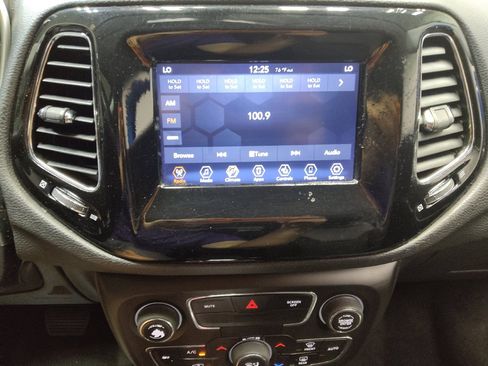 Used 2021 Jeep Compass Latitude FWD image 25