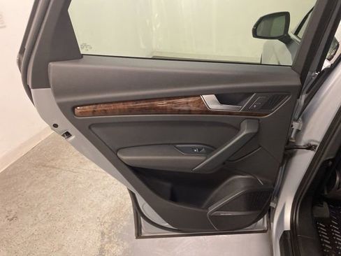 Used 2018 Audi Q5 2.0T Premium Plus w/ Premium Plus Package AWD/4WD image 24