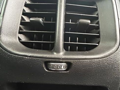 Used 2021 Jeep Cherokee Trailhawk image 12