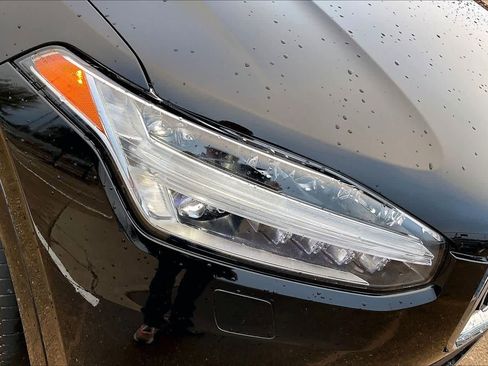 Used 2021 Volvo XC90 T5 Momentum image 31