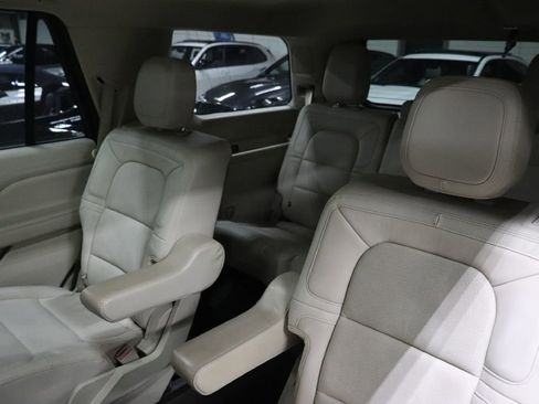 Used 2021 Lincoln Navigator Reserve w/ Luxury Package image 16