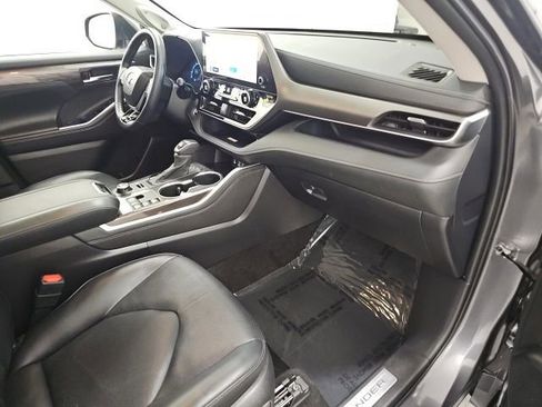 Used 2024 Toyota Highlander Limited AWD/4WD image 42