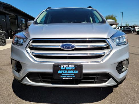 Used 2018 Ford Escape SE w/ SE Sync 3 Package AWD/4WD image 2