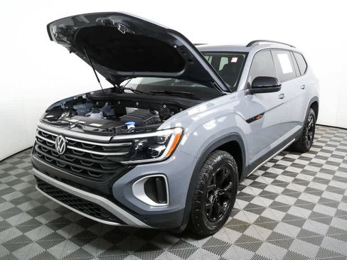 Used 2024 Volkswagen Atlas Peak Edition SEL image 35