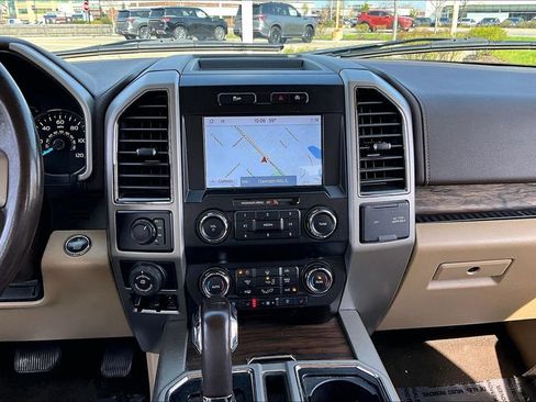 Used 2019 Ford F150 Lariat image 19