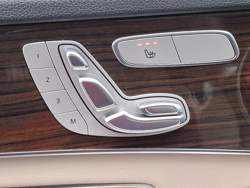 Certified 2018 Mercedes-Benz C 300 4MATIC Sedan image 25