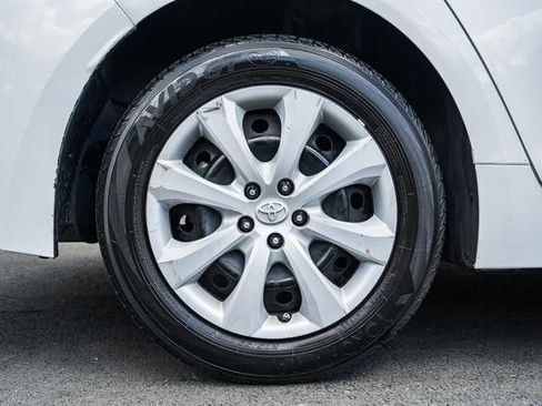 Used 2022 Toyota Corolla LE image 15