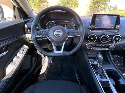 Used 2024 Nissan Sentra SV FWD image 5