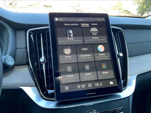 New 2026 Volvo XC90 T8 Plus w/ Protection Package Premier image 22