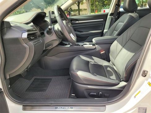 Used 2024 Nissan Altima 2.0 SR image 11