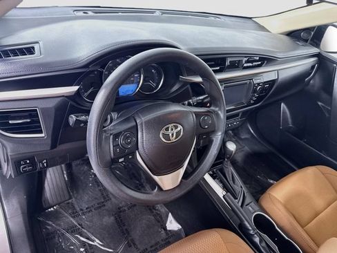 Used 2014 Toyota Corolla LE FWD image 9