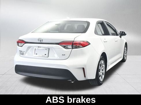 Used 2024 Toyota Corolla LE image 6