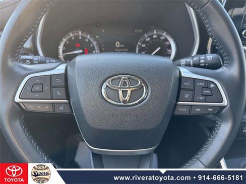 Used 2022 Toyota Highlander XLE image 20