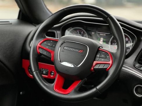 Used 2016 Dodge Challenger R/T w/ Driver Convenience Group RWD image 23
