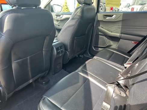 Used 2022 Ford Escape SEL image 12