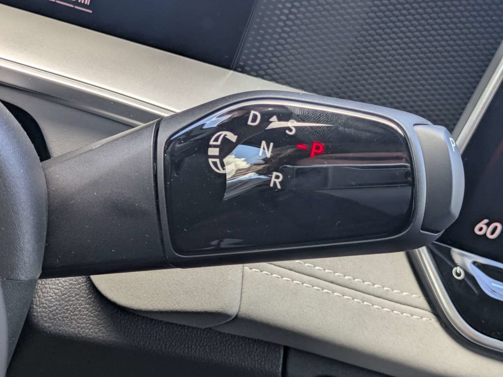 New 2026 Volkswagen Tiguan SE R-Line FWD image 30