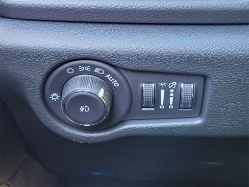 New 2026 Chrysler Pacifica Select image 11