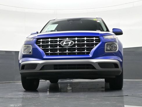 Used 2023 Hyundai Venue Limited image 36