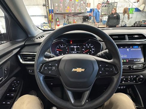 Used 2023 Chevrolet TrailBlazer LT w/ Convenience Package AWD/4WD image 10