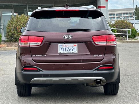 Used 2017 Kia Sorento EX FWD image 8