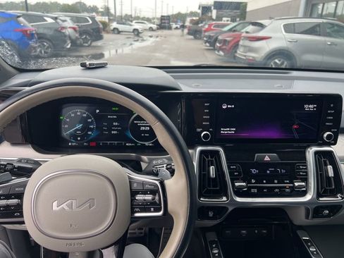 Certified 2022 Kia Sorento SX Prestige image 9
