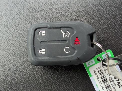 Used 2018 GMC Acadia SLE w/ LPO, Floor Liner Package image 18