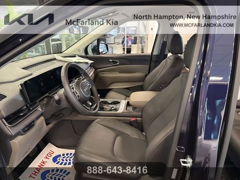 Used 2026 Kia Carnival EX image 10