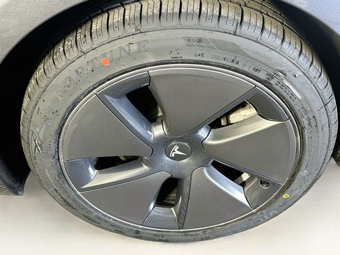 Used 2023 Tesla Model 3 Standard Range RWD image 11
