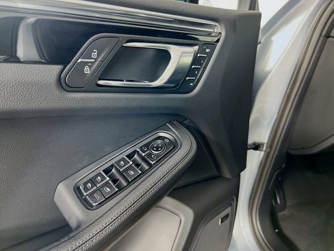 Certified 2026 Porsche Macan AWD/4WD image 20
