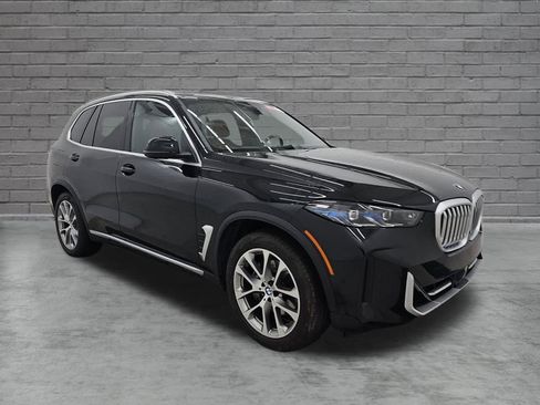 Used 2026 BMW X5 xDrive40i AWD/4WD image 3